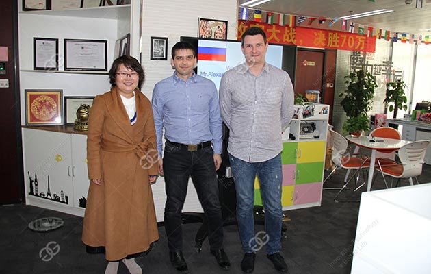 Russian Customer Visit Continuous Fryer Machine